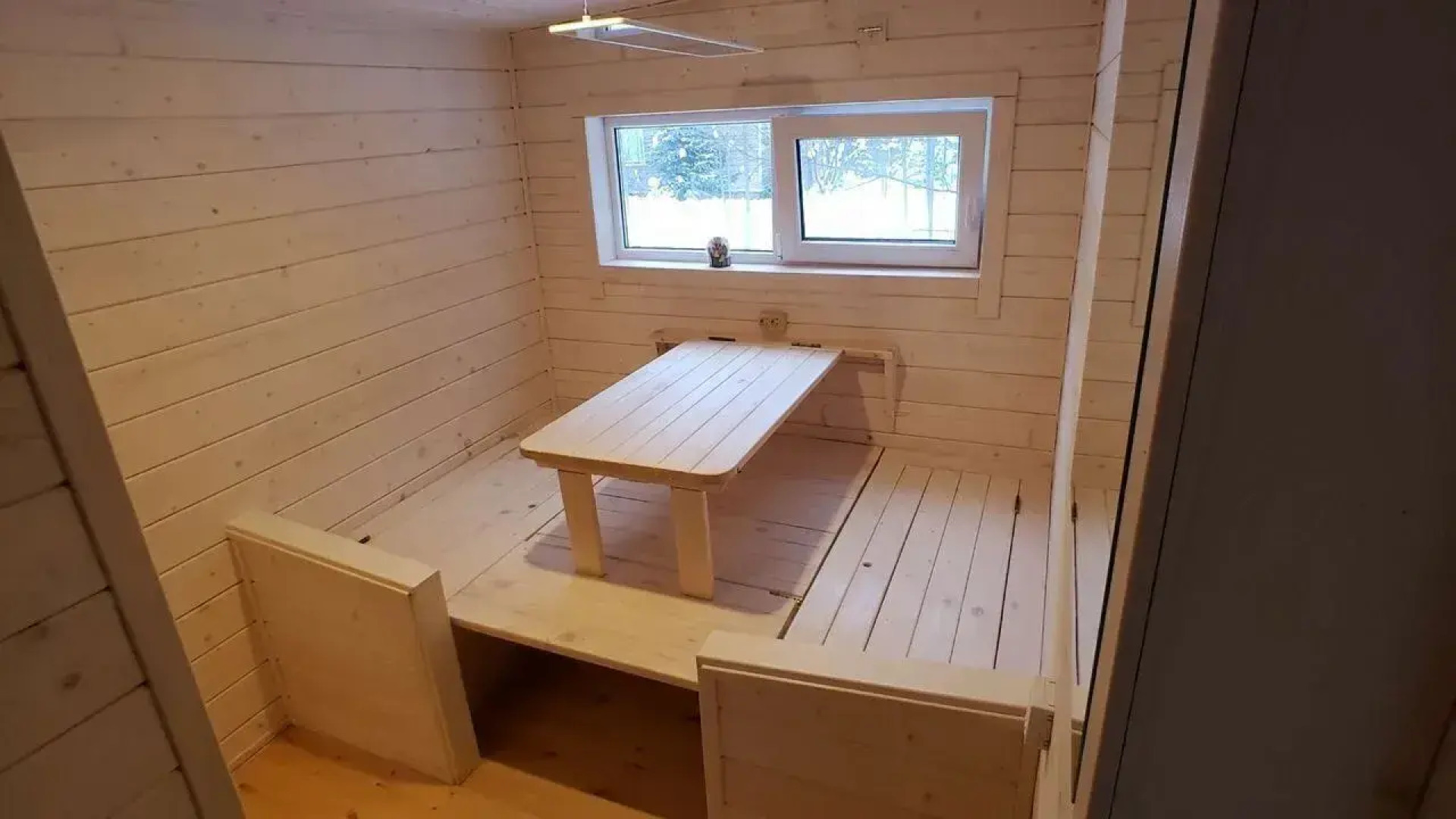 Частный дом Lux 130 кв.м в сосновом лесу на берегу озера в Рощино