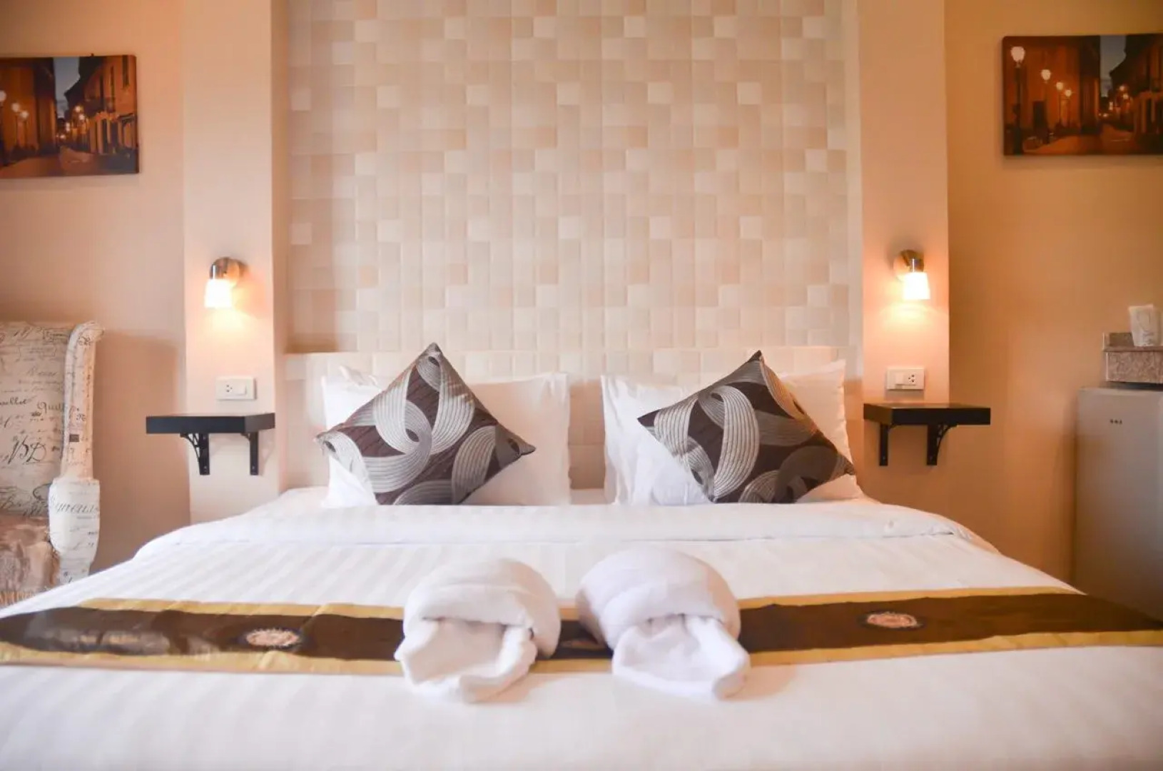 Отель 4 Palms Resort