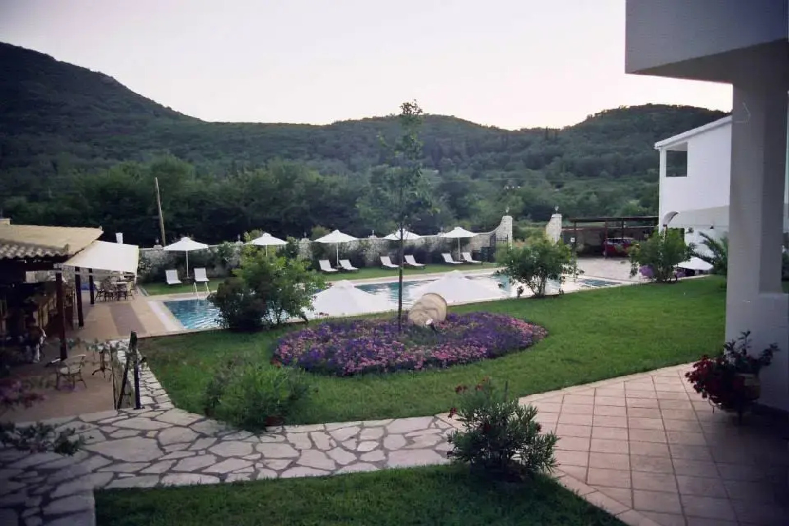 Отель Paradise Inn