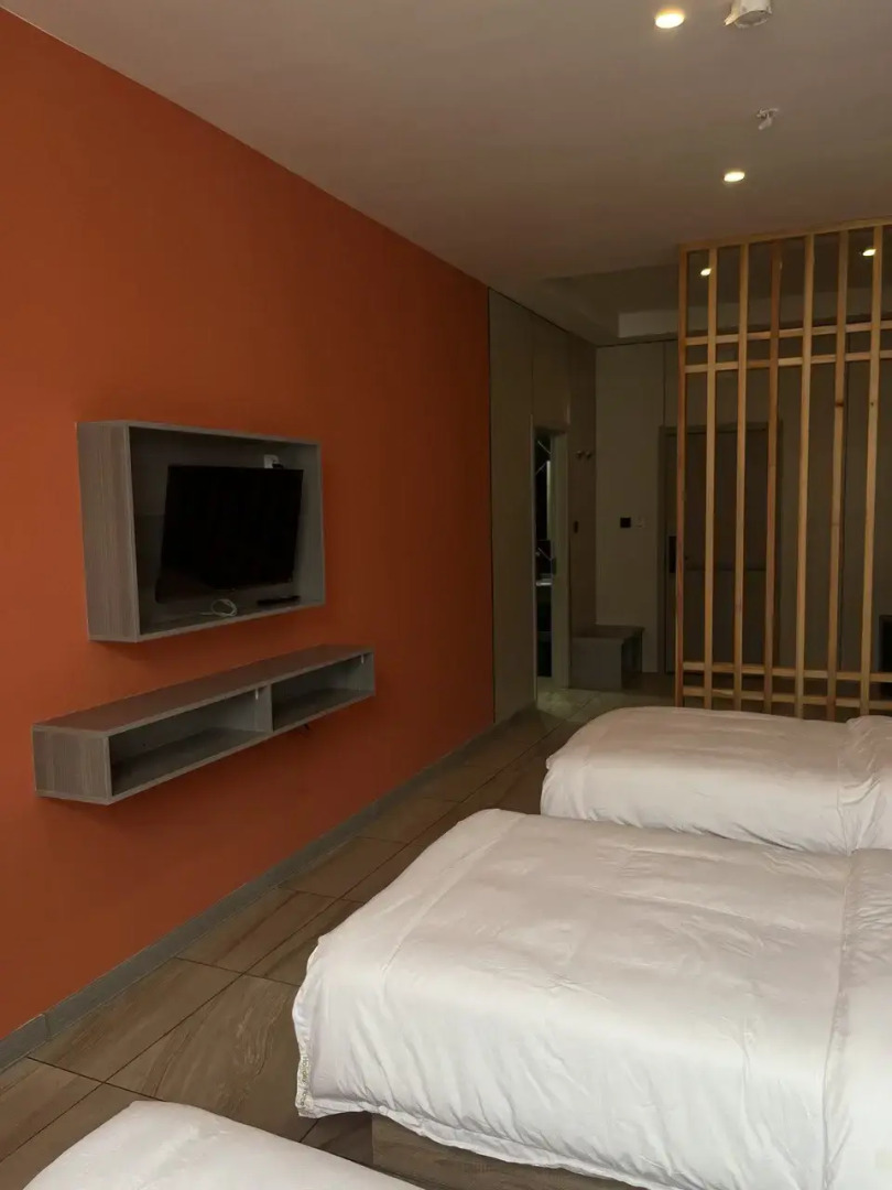 Отель Holiday Hotel