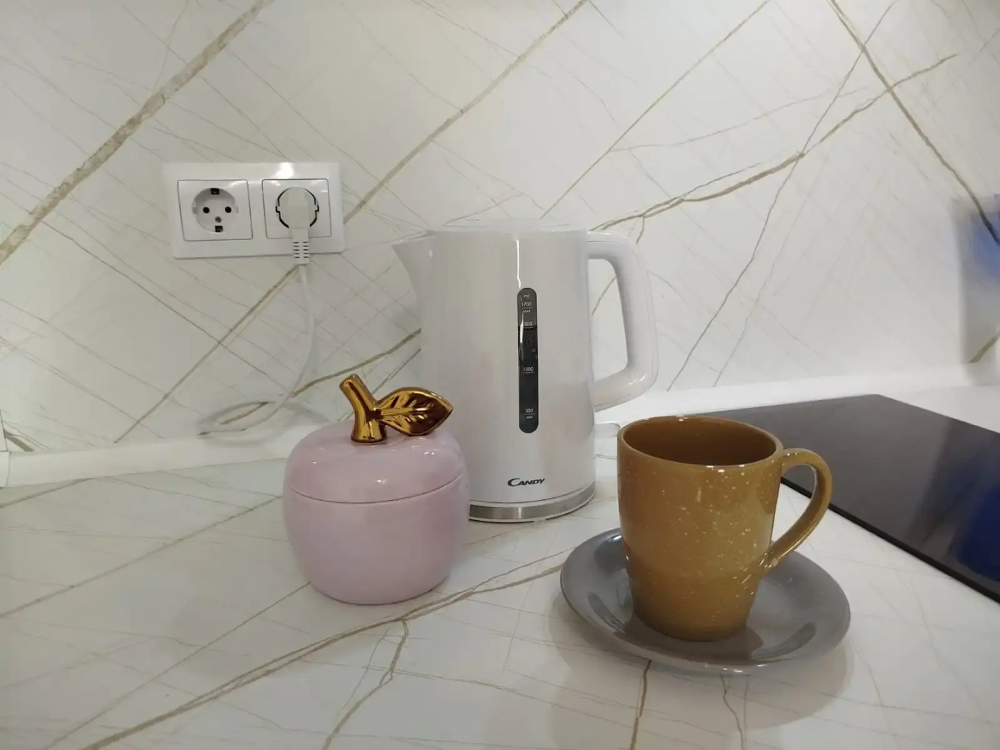 Квартира студия live in comfort на Современников 8