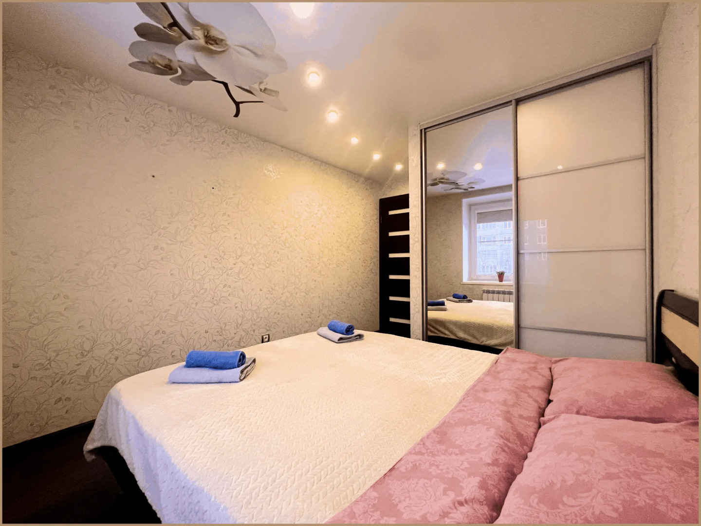 Апартаменты 51 Евродвушка в Центре Экспедиция на Север на Полярных Зорях, 19