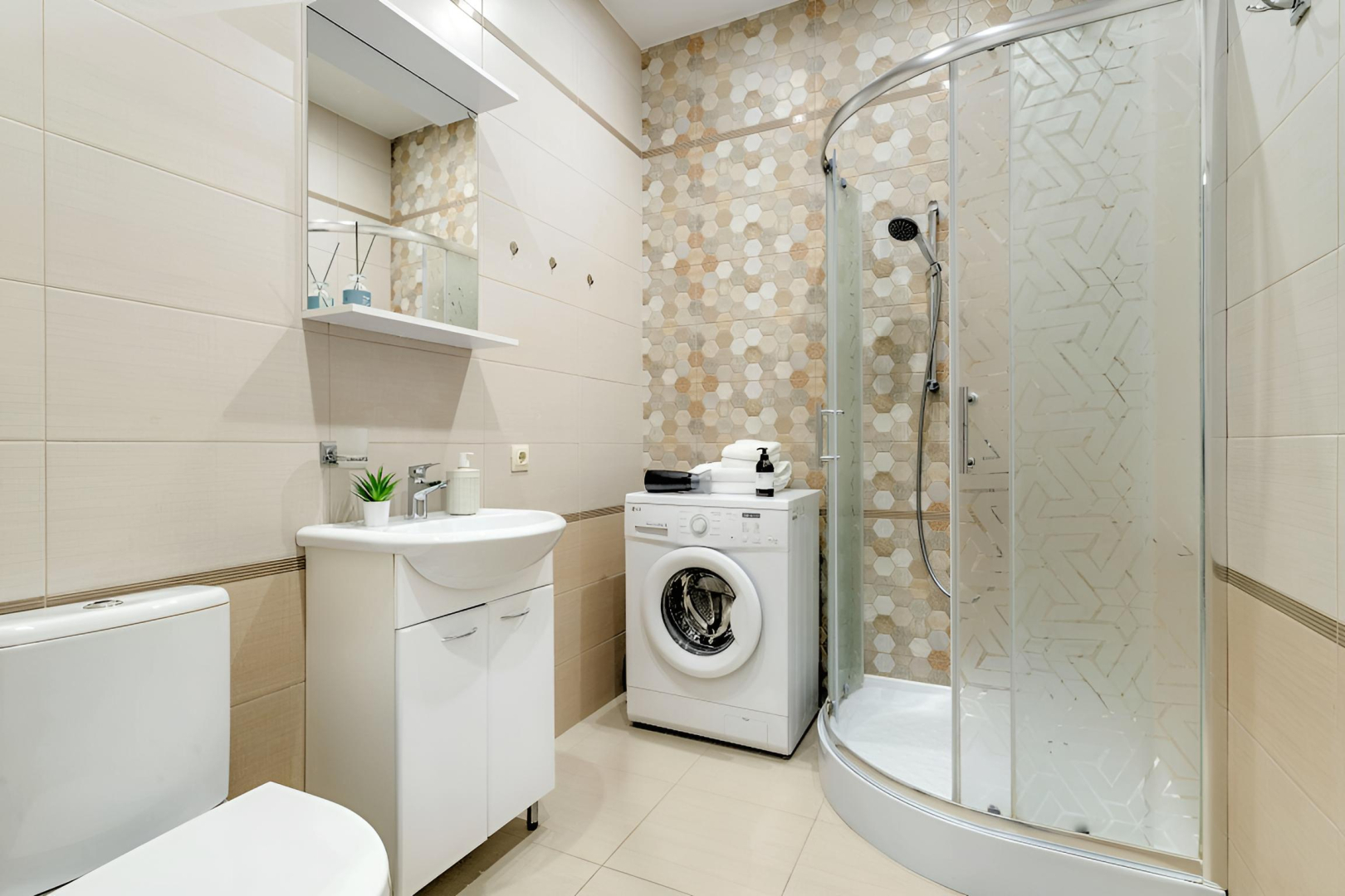 Квартира уютная для семейного отдыха с видом на горы от Home Group apartments