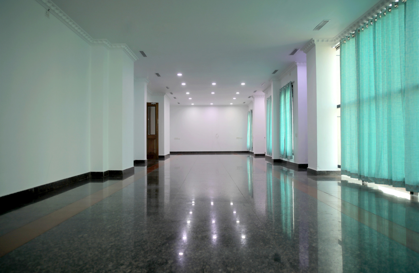 Отель Lee Crysstal