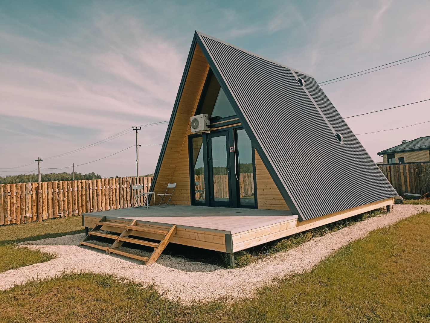 Частный дом с баней-бочкой