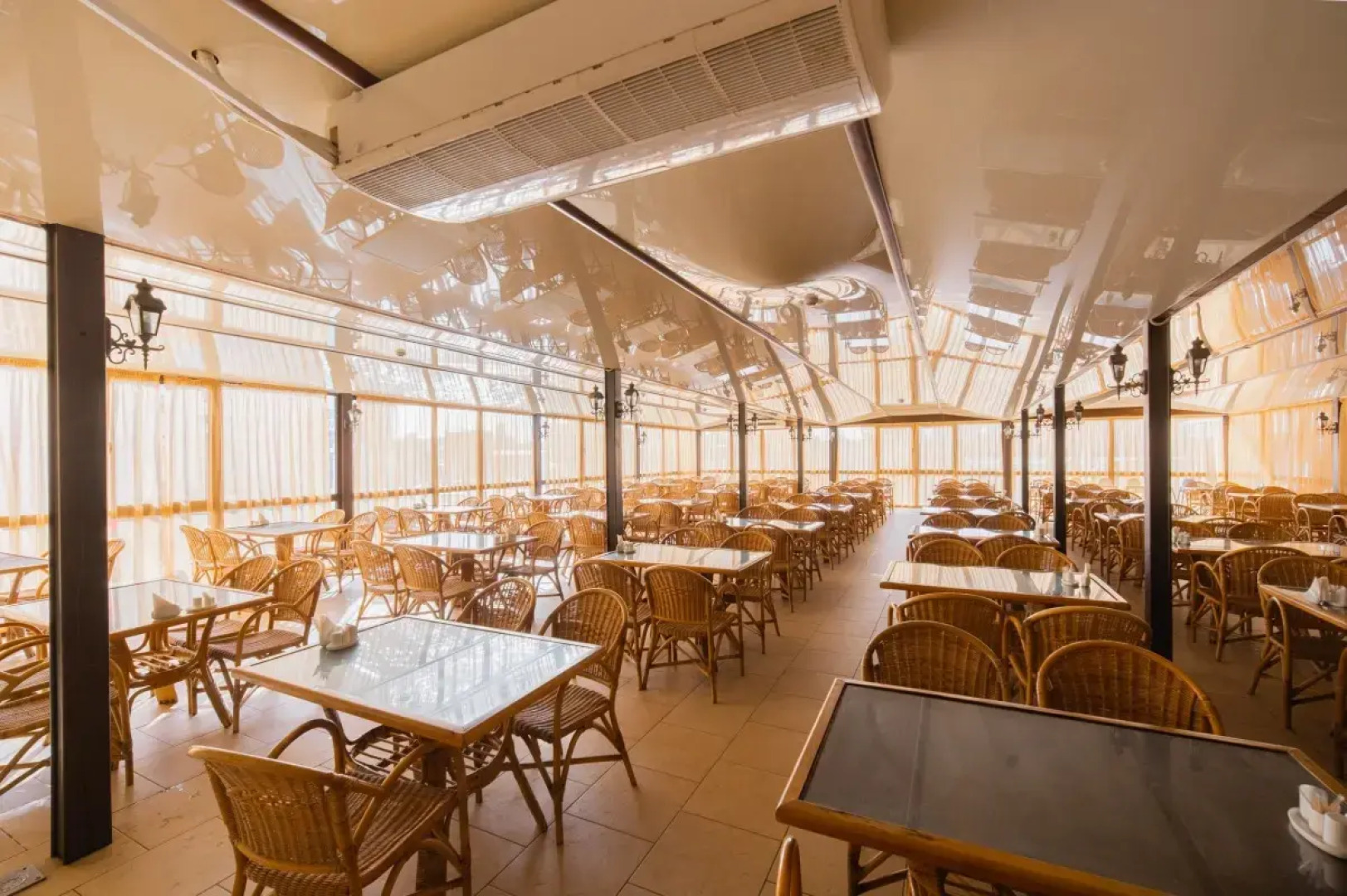 Отель Меридиан Плаза