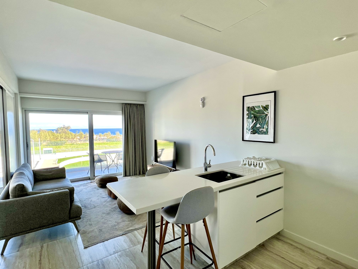 Апартаменты Emerald Suites