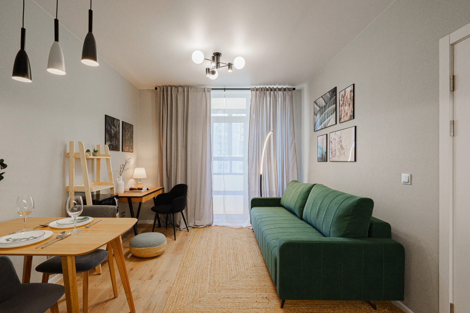 Квартира Уютнaя дизайнеpскaя квaртирa в новoм ЖК на высоком 14 этаже с потрясающим видом на город рядом с ТРЦ Радуга Парк