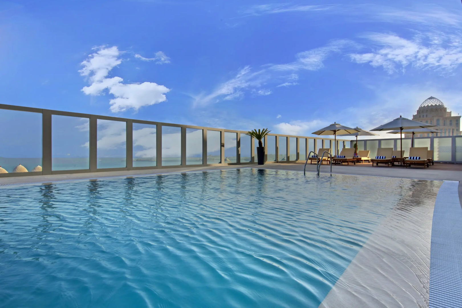 Отель The Curve