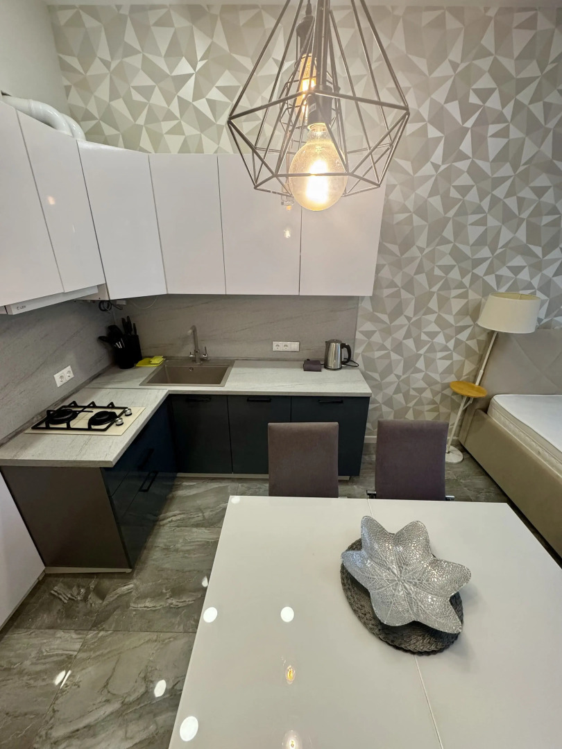 Квартира Просторная студия с террасой напротив отеля Мариотт