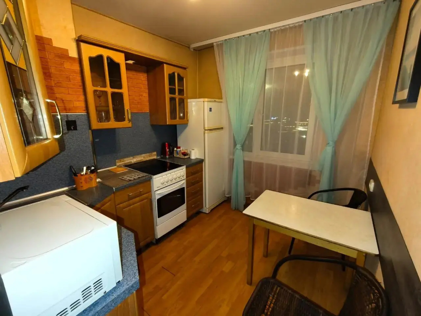 Апартаменты с 1 комнатой рядом с Городской больницей, вид на город (КВАРТИРА51)