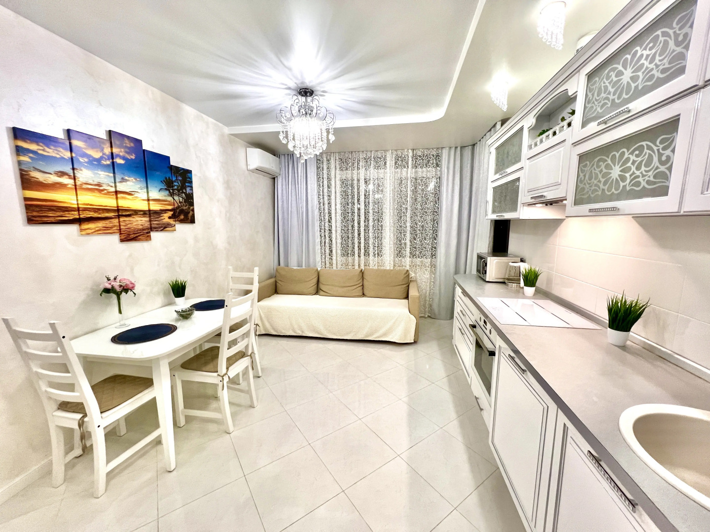 Апартаменты на Ново-Садовой, 106 (лит. О)  с видом на реку Волгу