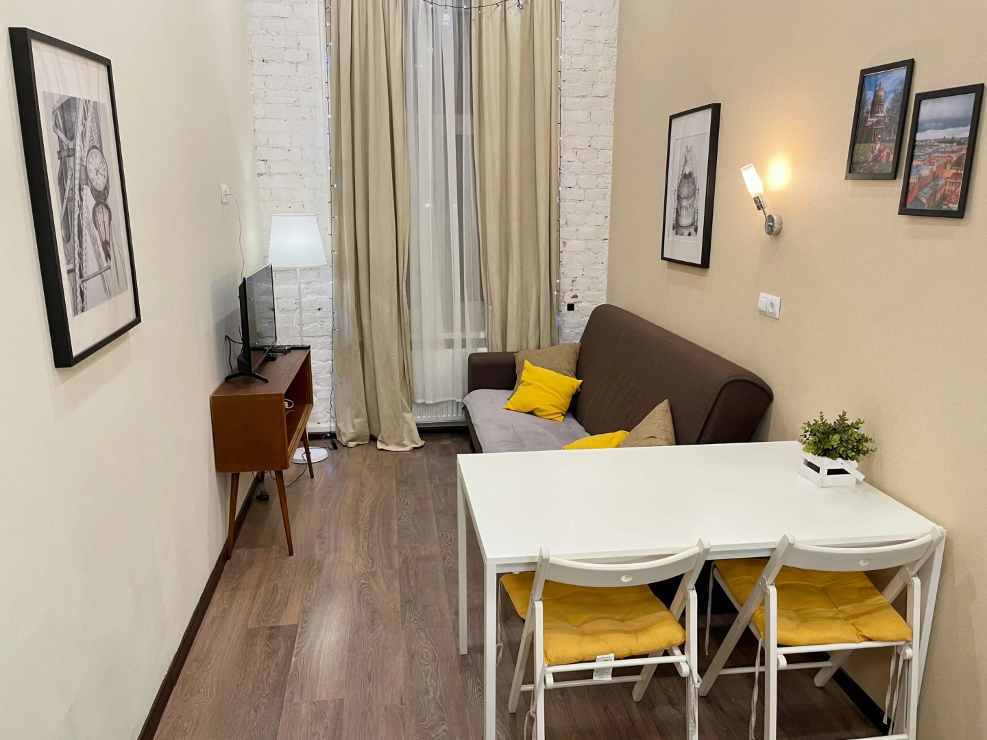 Апартаменты Roomstay Большой Делюкс