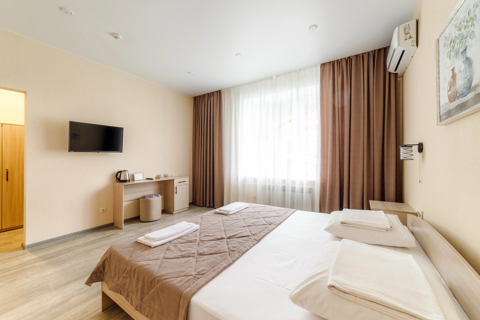 Отель Платон