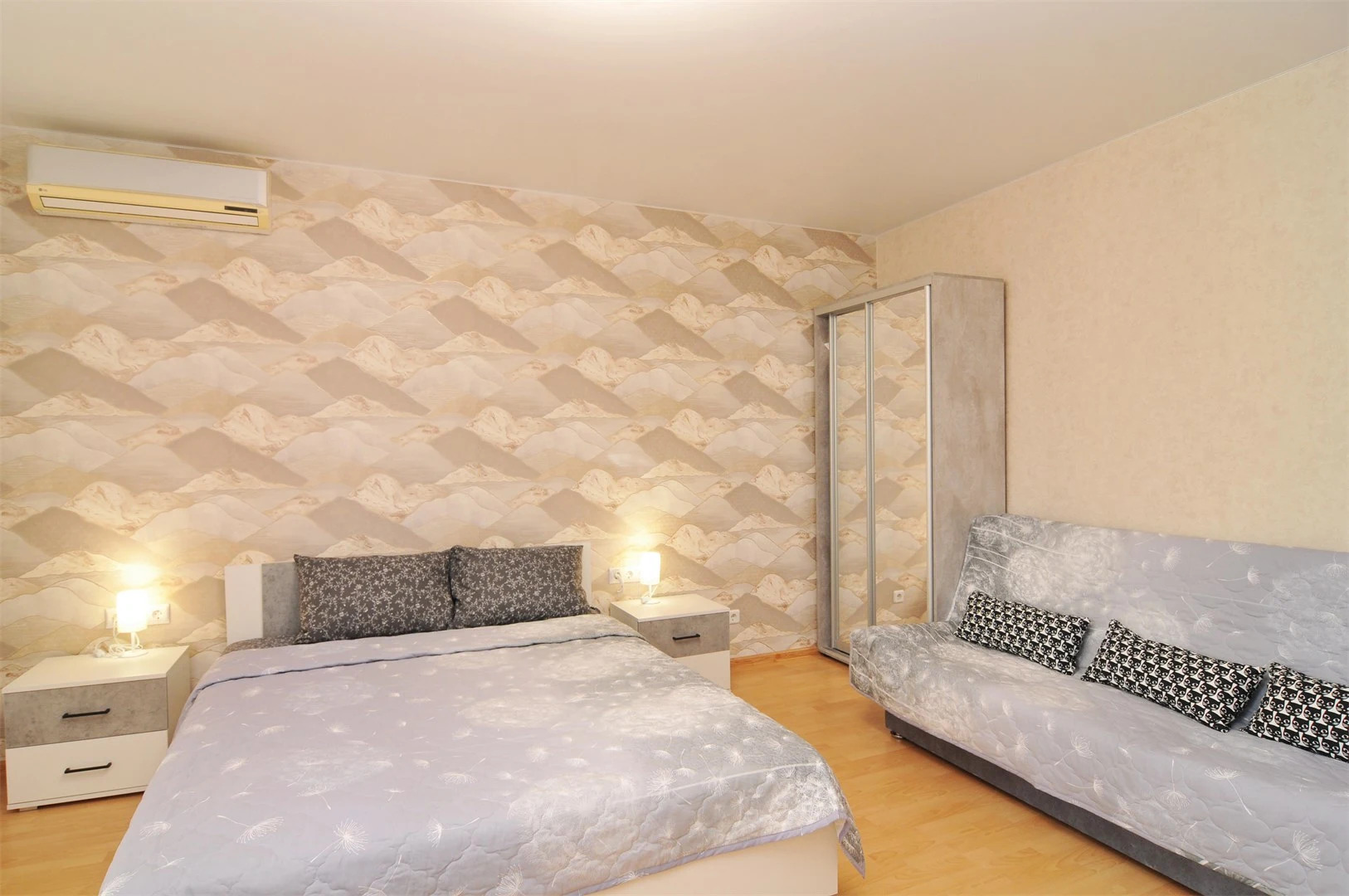 Апартаменты №8 Стандарт улучшенный, 2 линия, боковой вид на море (4чел)