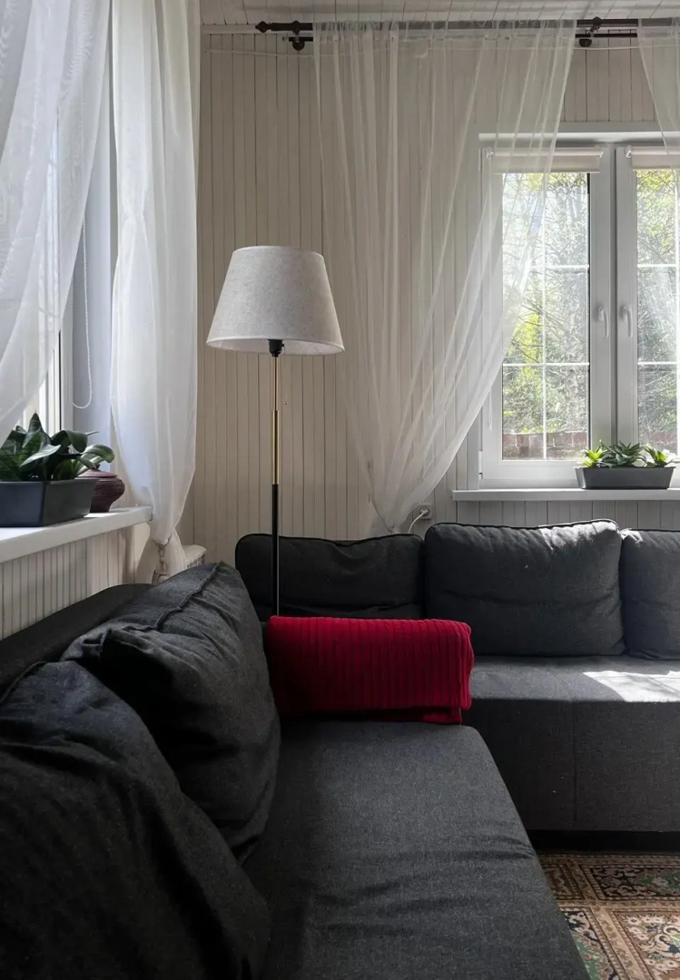 Частный дом четырехкомнатная дача 120 м²