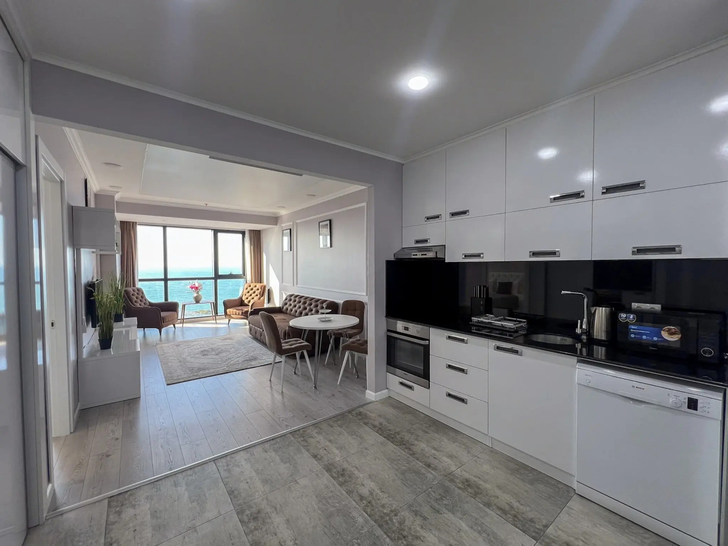 Апарт-отель на берегу моря, Porta Batumi Tower