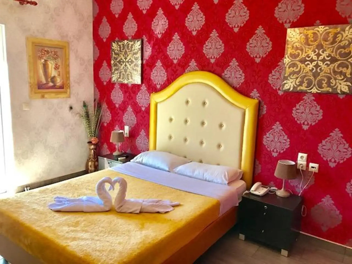 Отель Paradice Luxury Suites