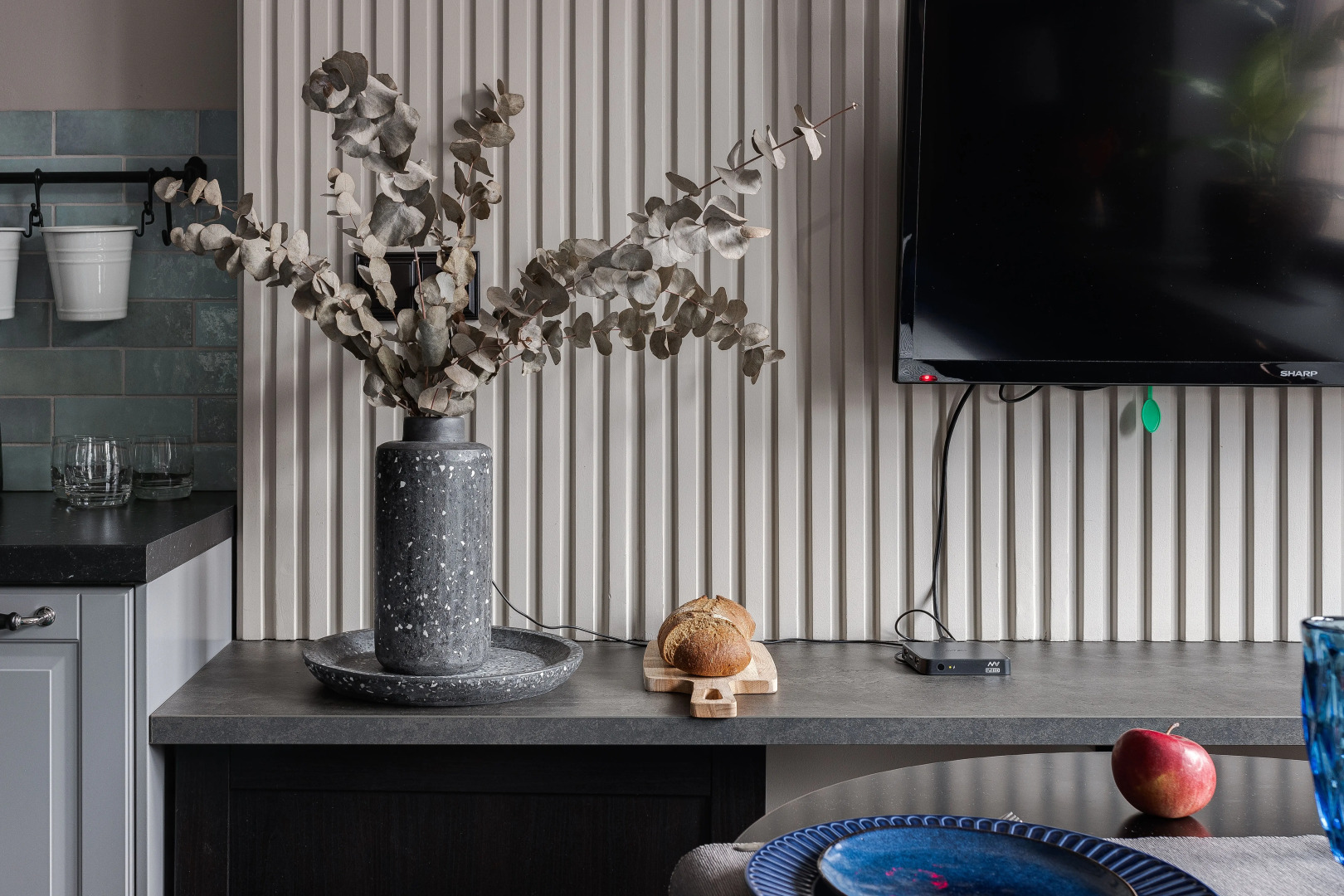 Апартаменты Lalapart Black Emerald с сауной в ЖК Савеловский Сити