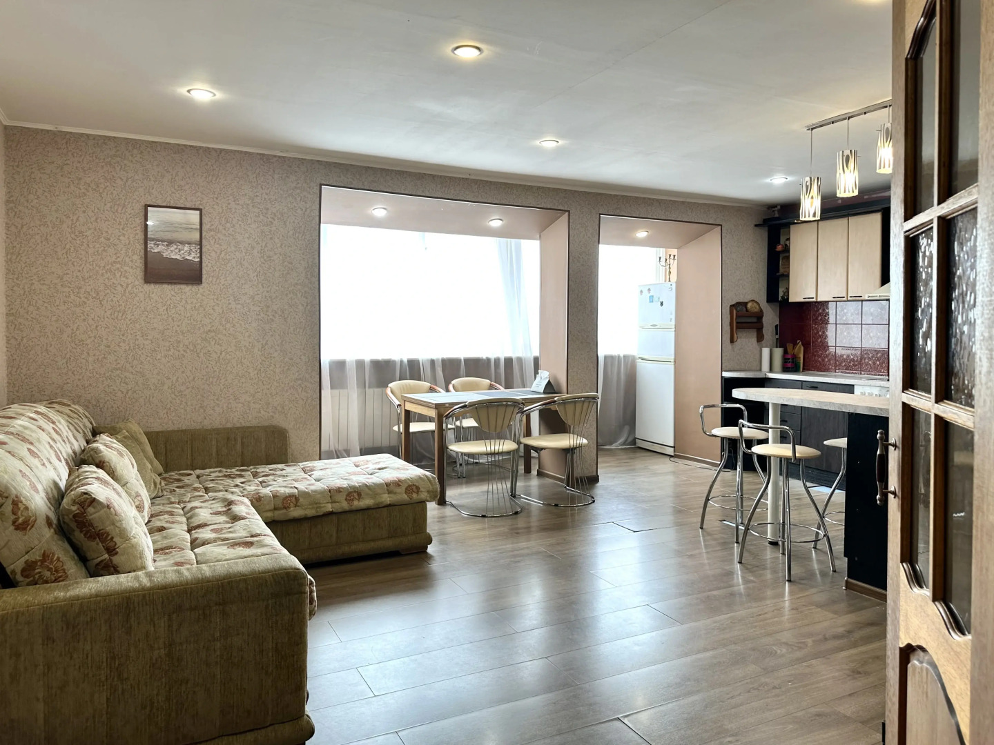 Апартаменты 3х комн на Бестужева 15 в 10 минутах от ЖД вокзала