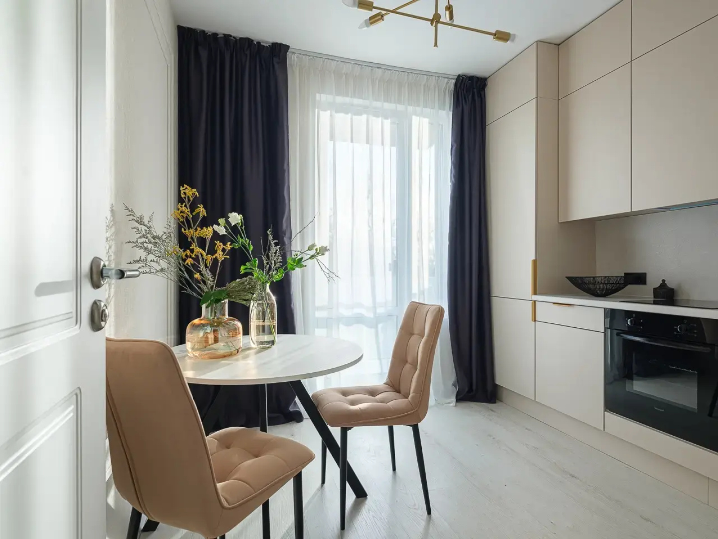 Апартаменты Old Money Apart от Apartments & stories