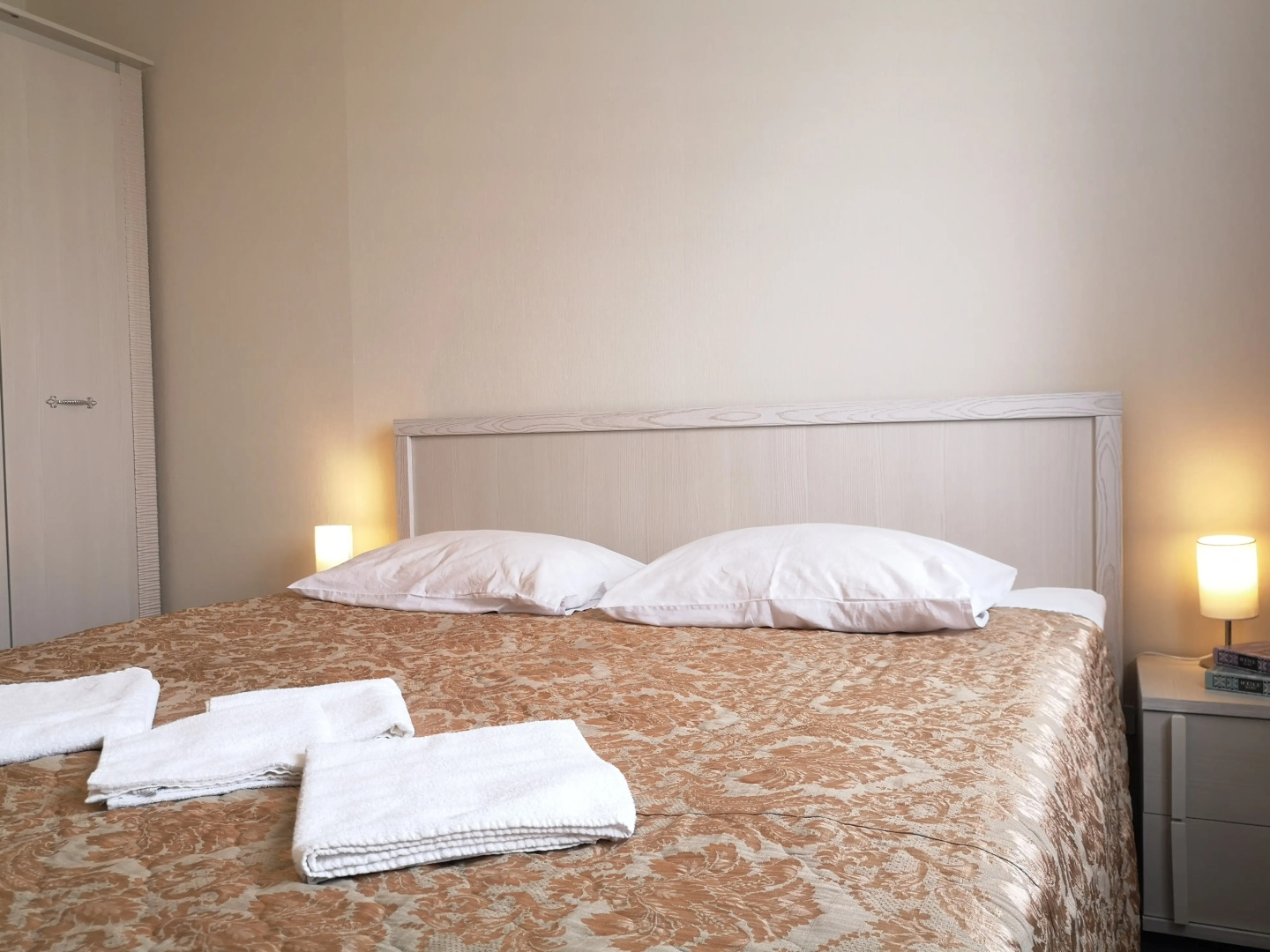 Улучшенные апартаменты Oрехово (Дом у Парка)