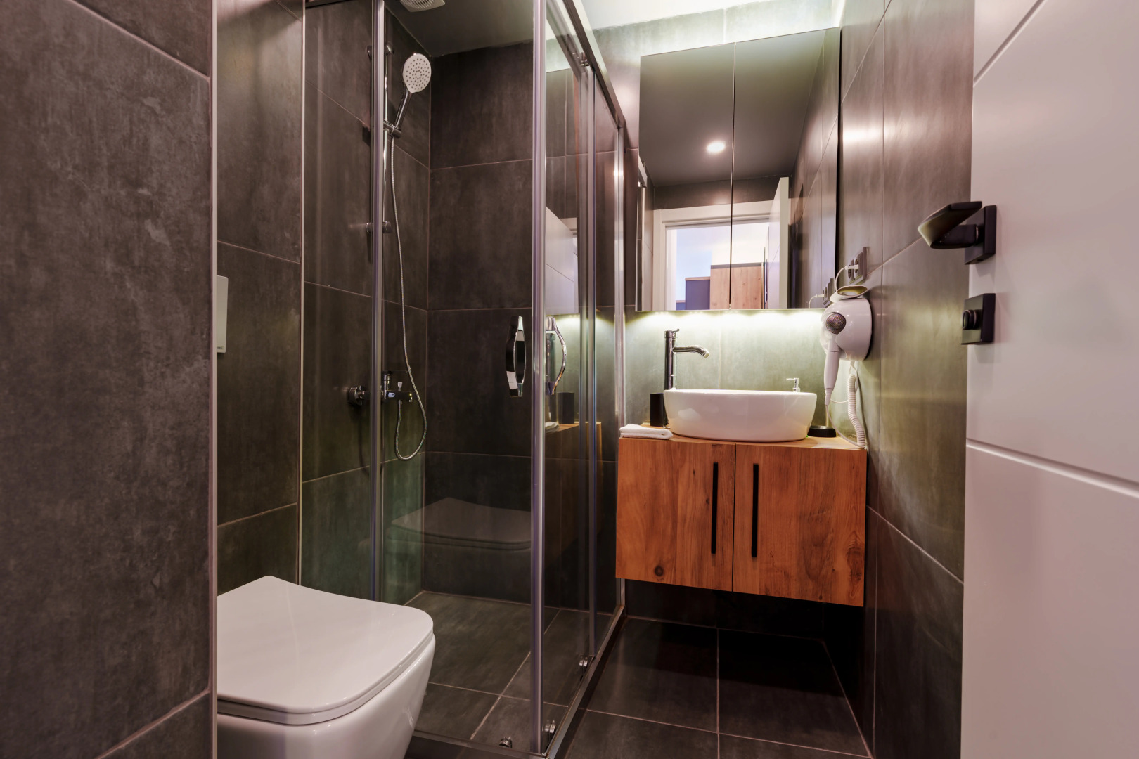 Отель Mrt Suites Lara