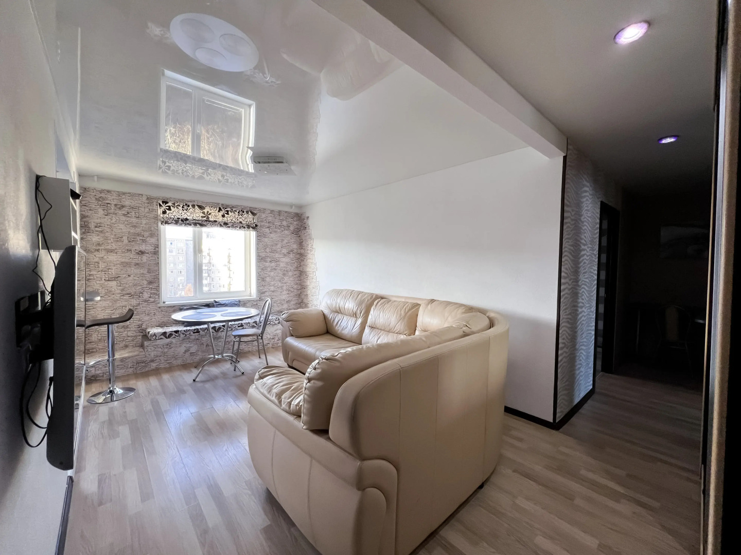 Квартира 3-комнатная на Баумана 12