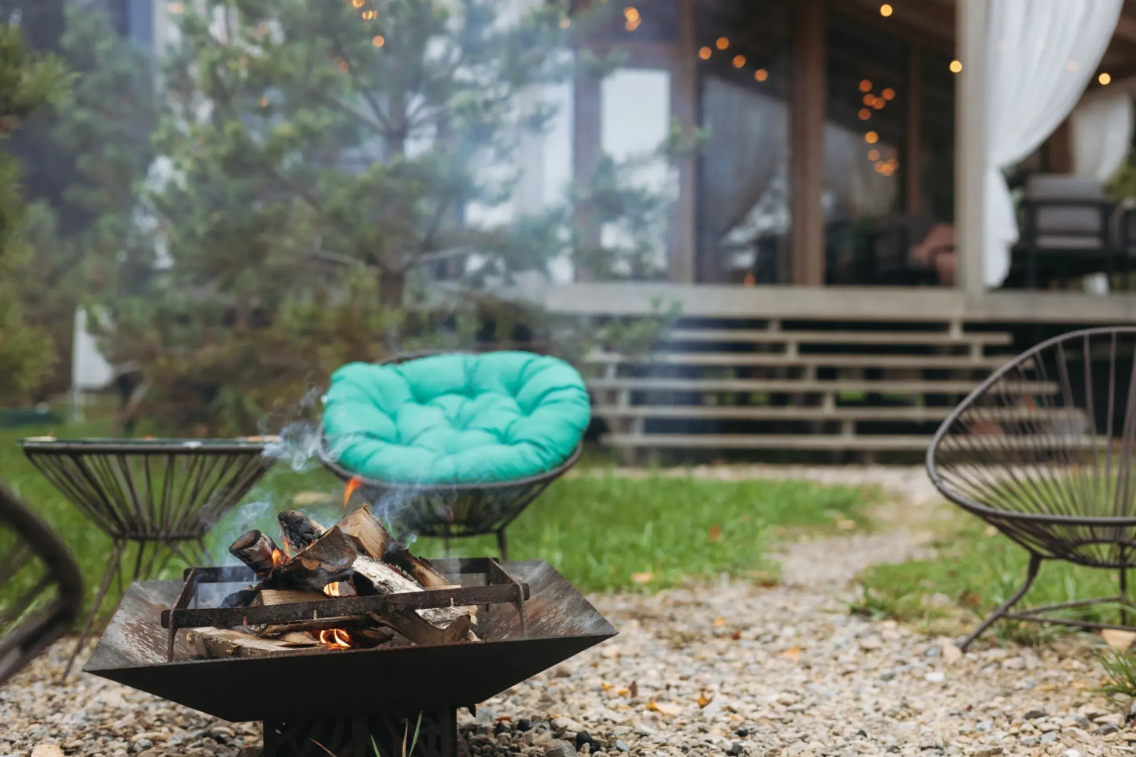 Частный дом с баней бочкой у воды и леса