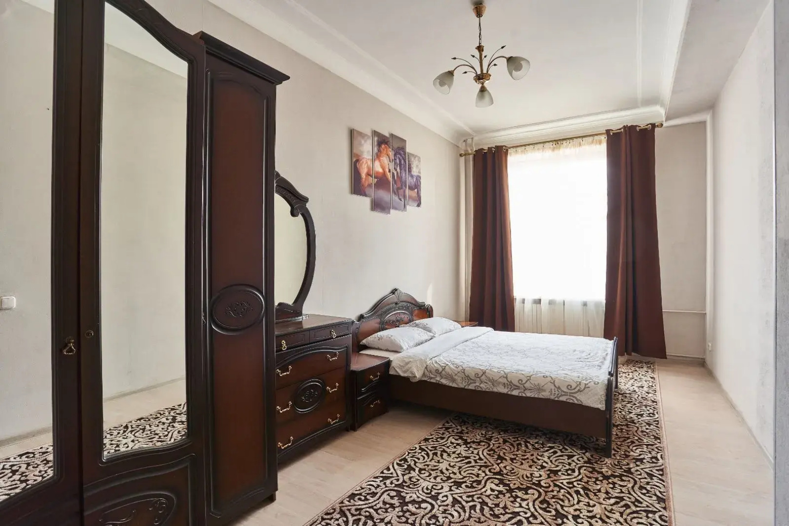 Апартаменты в центре 4х комнатные на Кирова 1