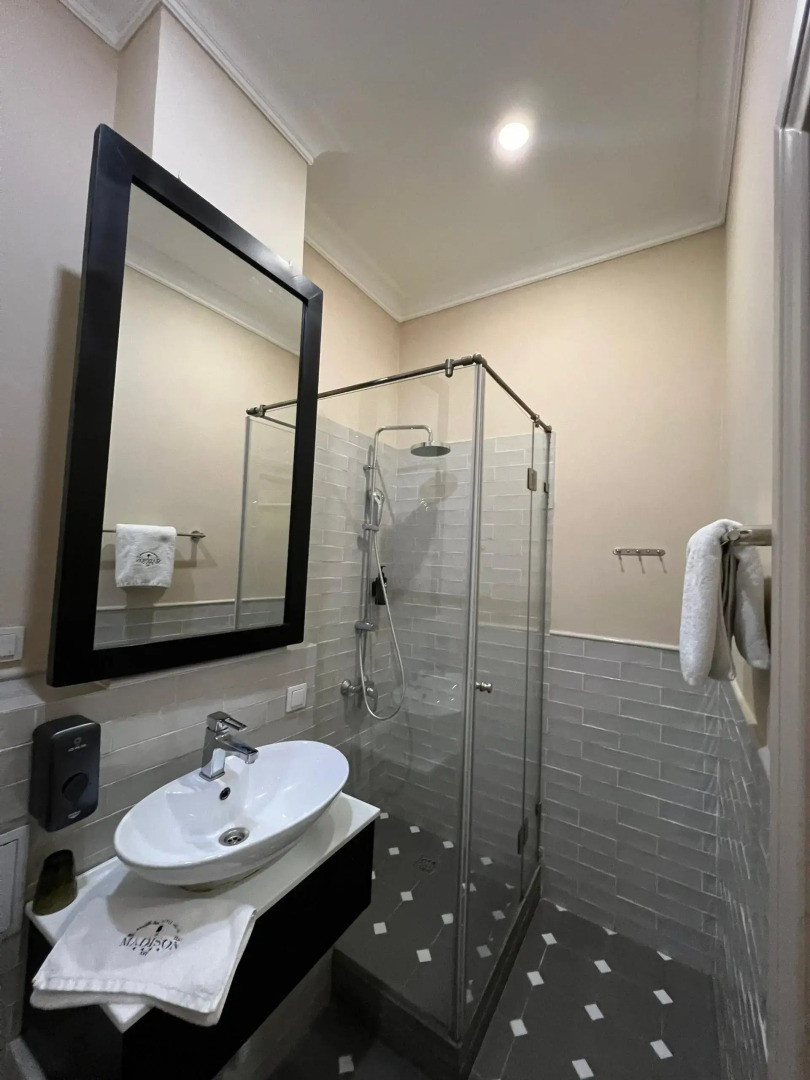 Отель Madison Ave