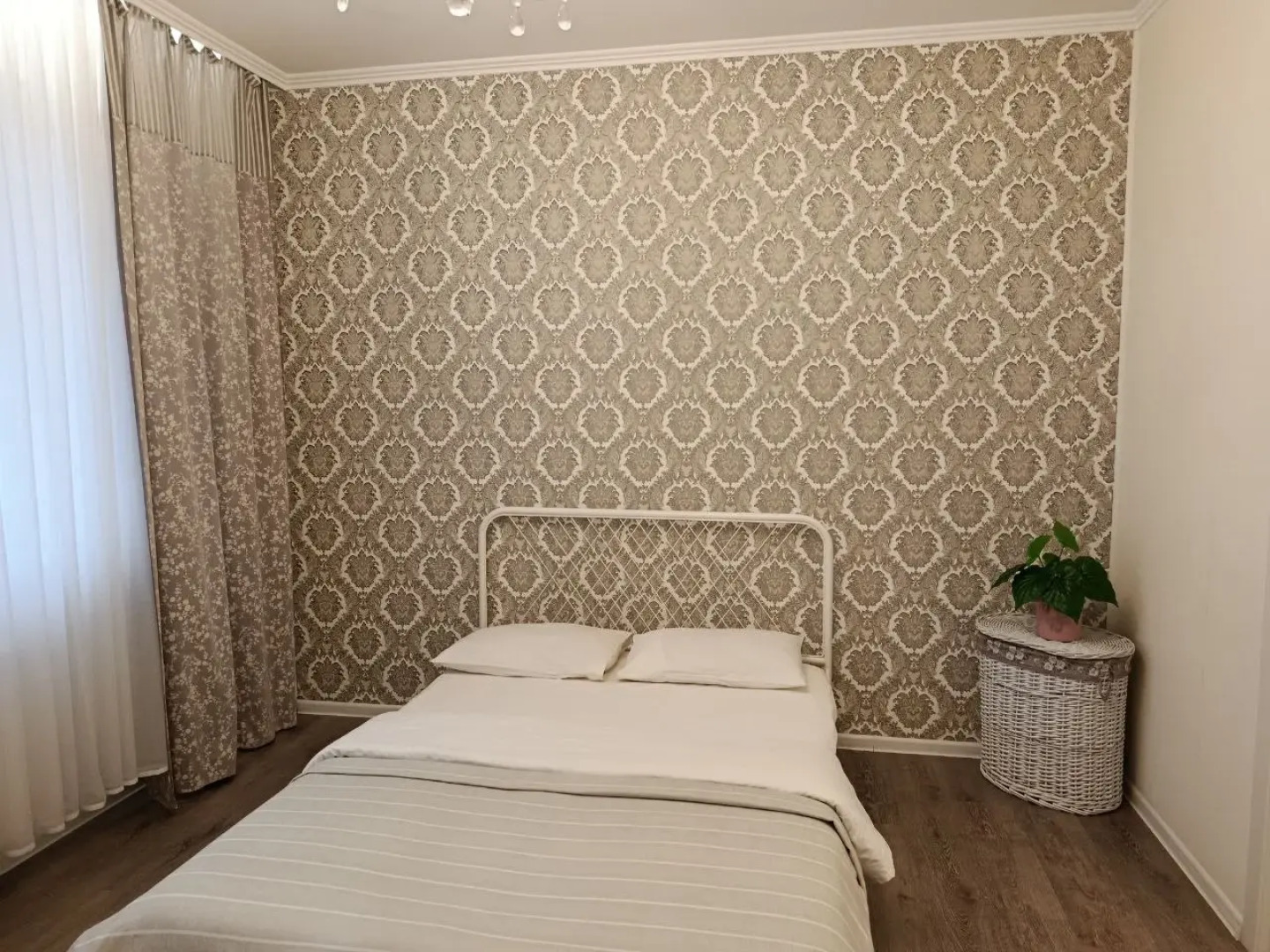 Апартаменты Квартира AlexHome РП Свердловский Алексея Короткова 1