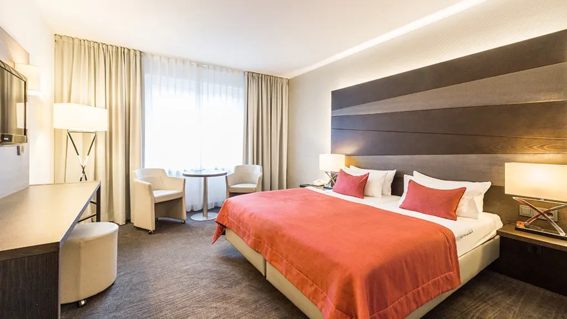 Отель Alvisse Parc