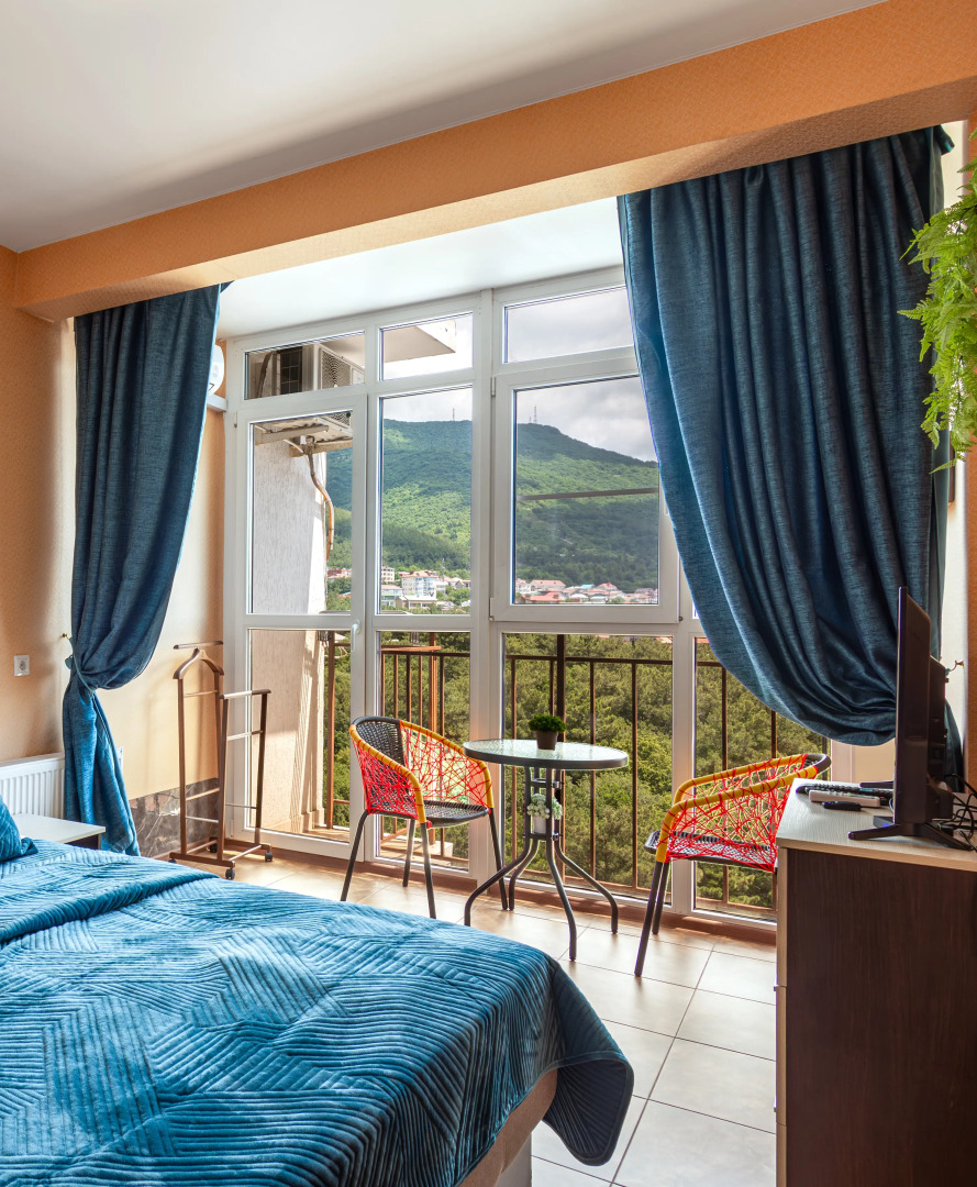 Квартира Евротрешка с видом на горы