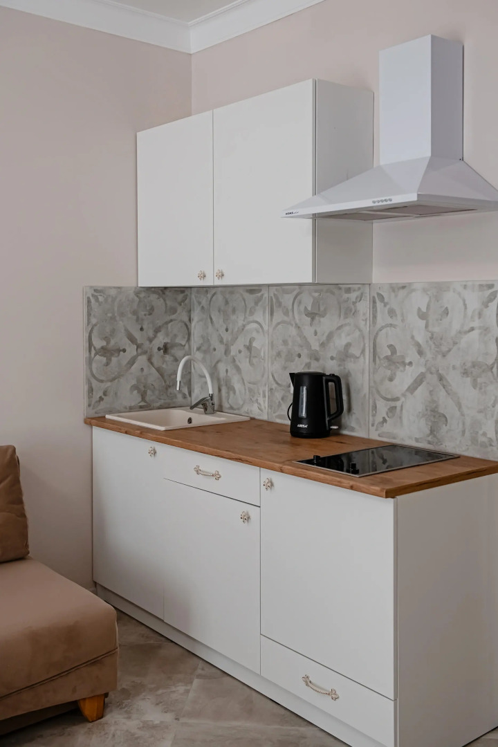 Апартаменты Студия у Станции Метро Грушевка