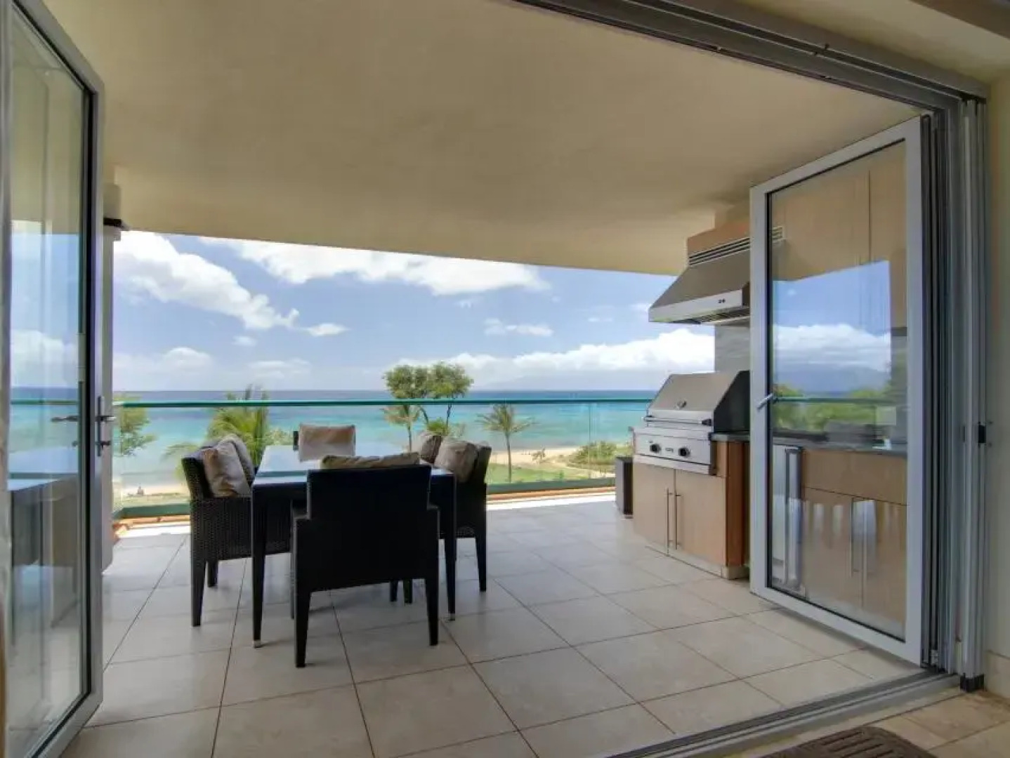 Апарт-Отель Views of Beach Pacific Ocean Lanai & Molokai