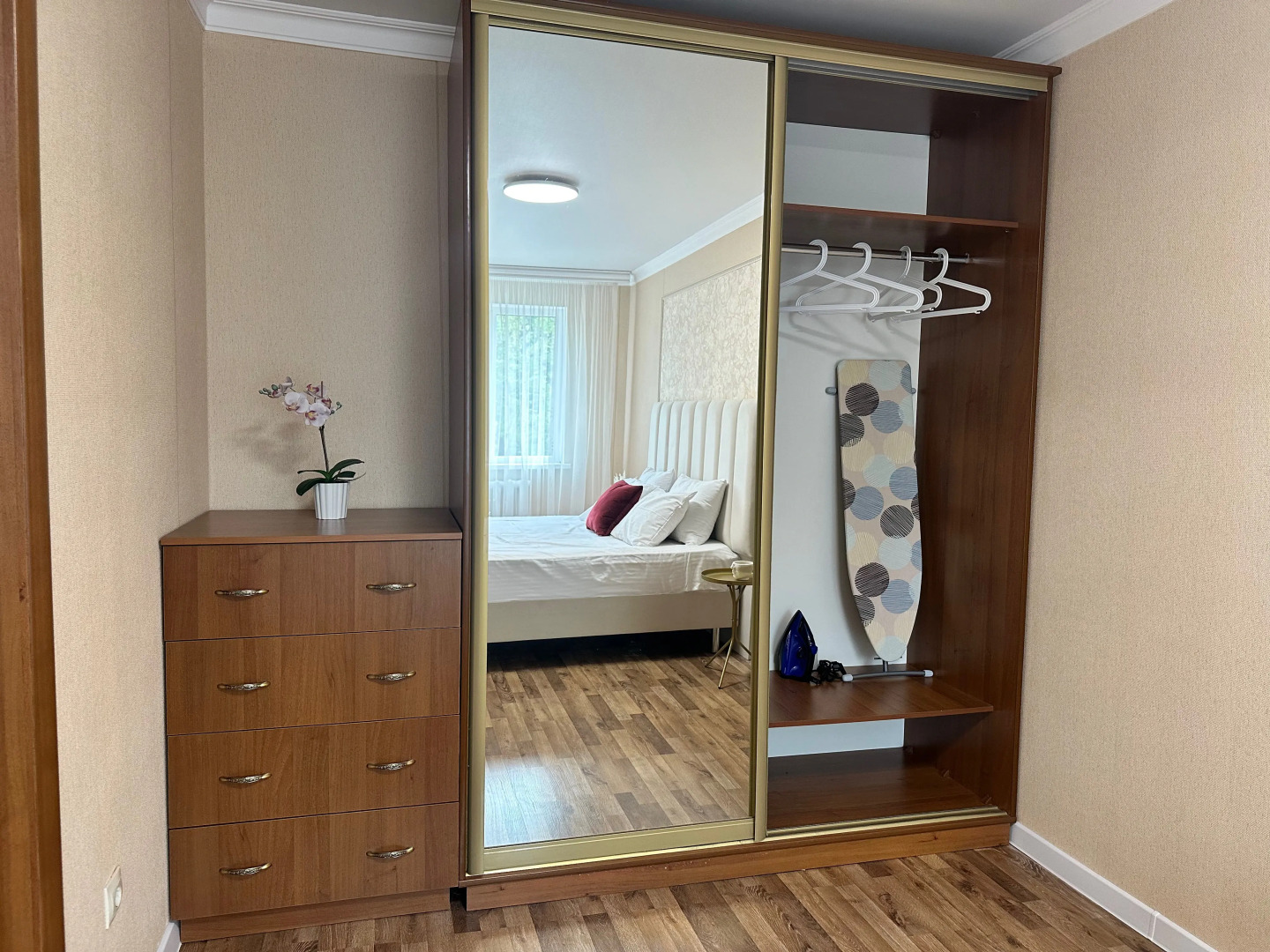 Апартаменты Леонова