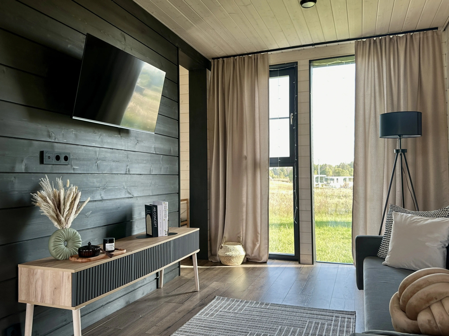 Частный Дом с Панорамными Окнами от Sheluha House