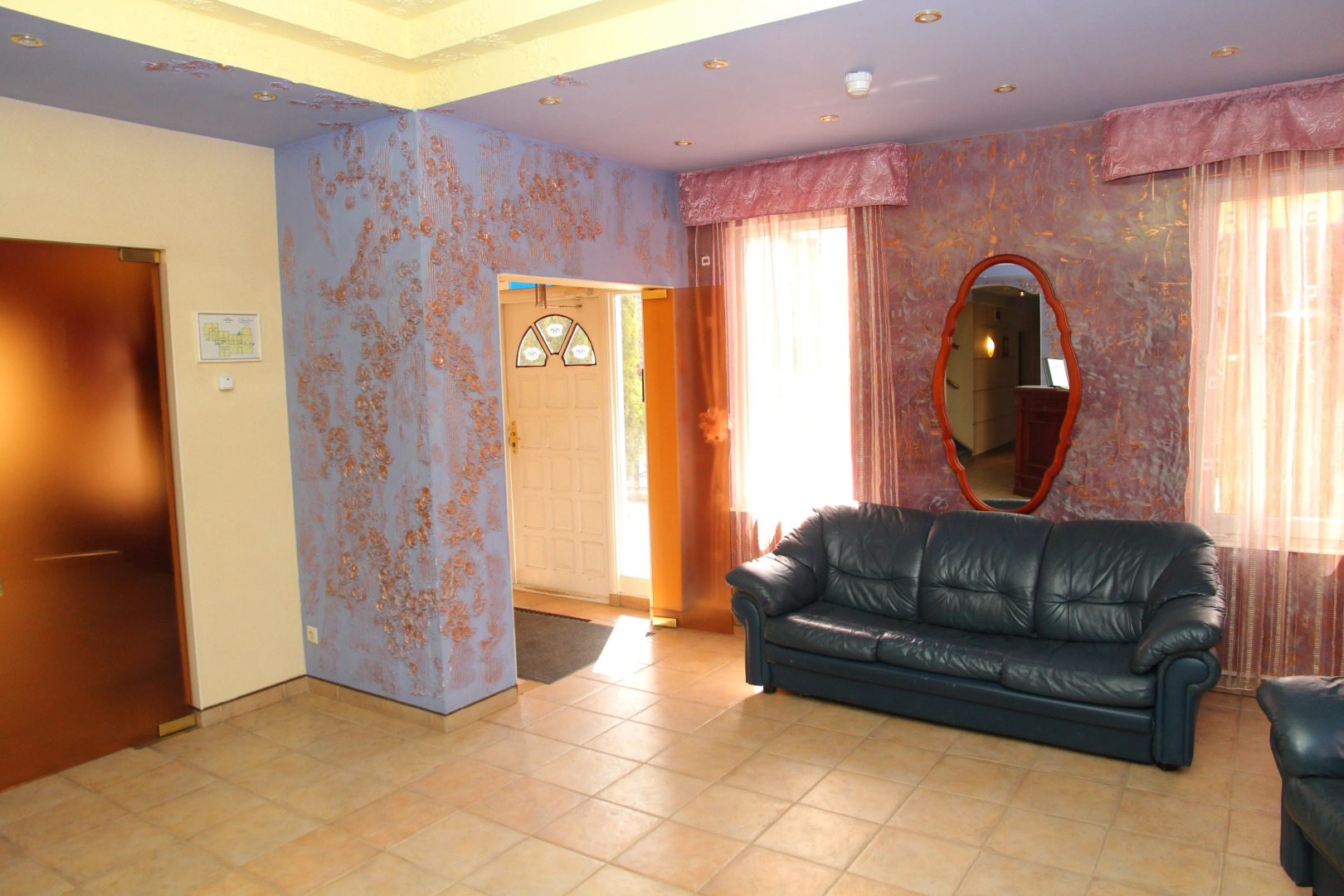 Отель Четыре Короны