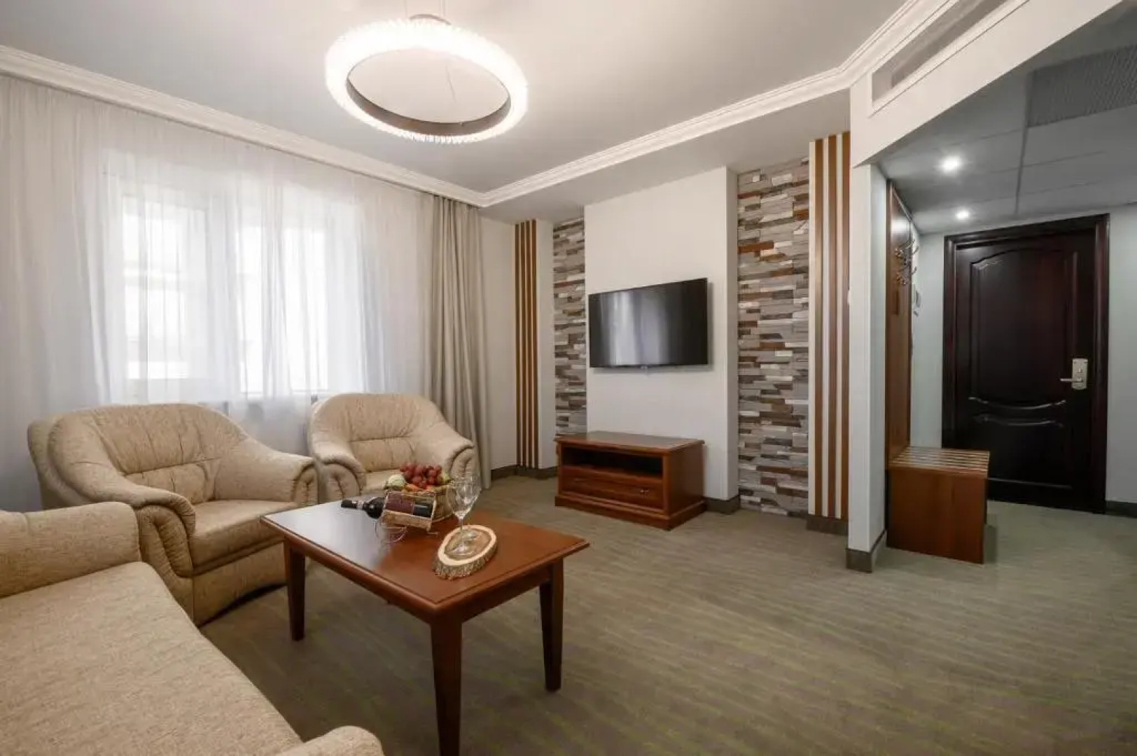 Отель Платан Южный