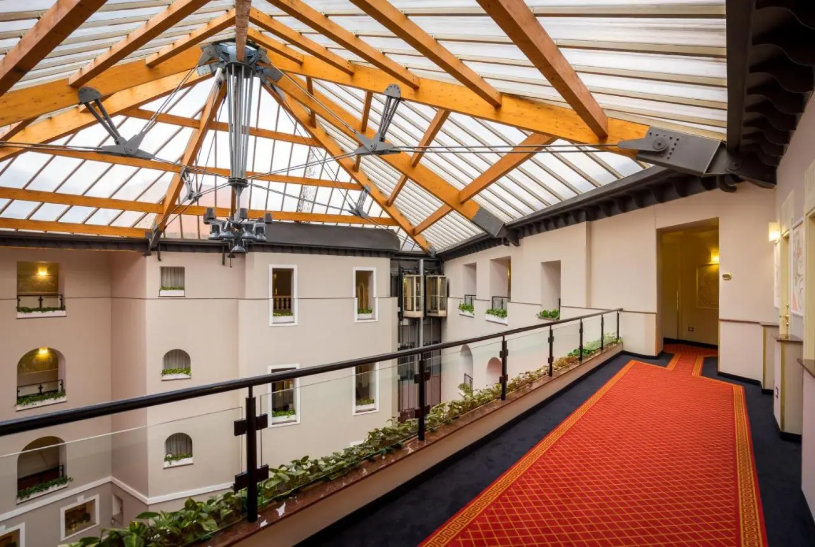 Отель Grand Hotel Yerevan