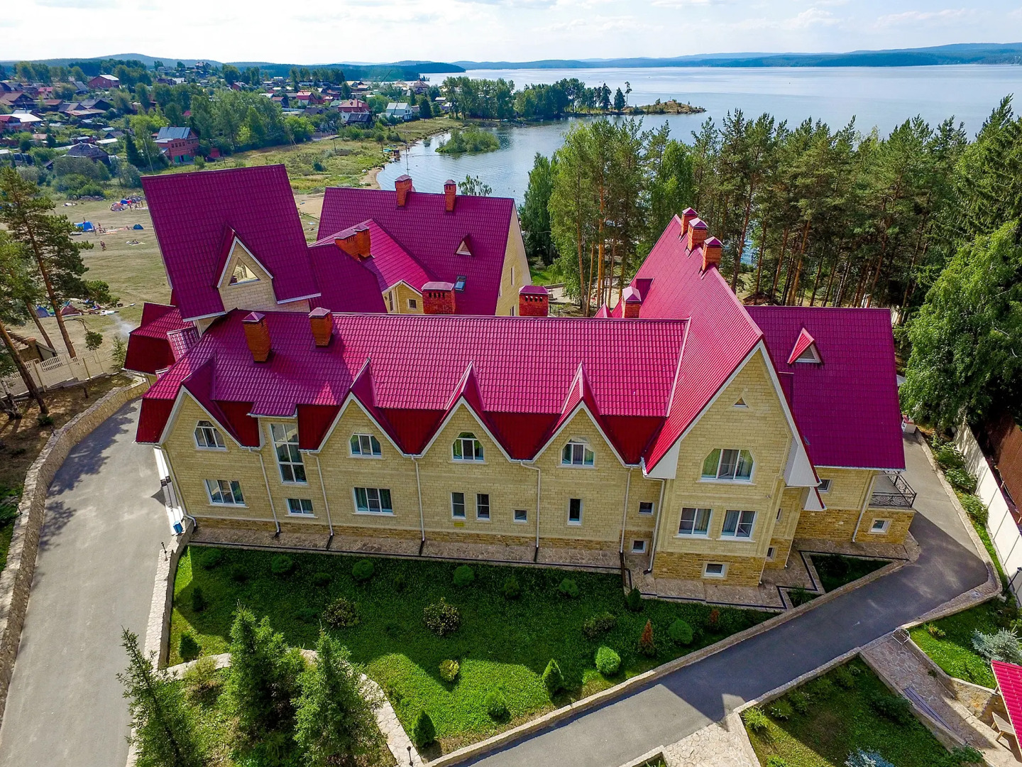 Отель Талес