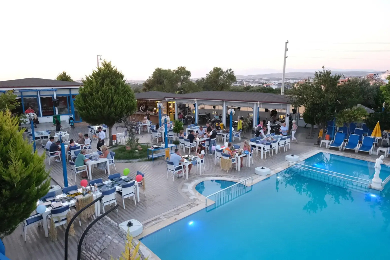 Апартаменты Mavi Restaurant & Apartments 1