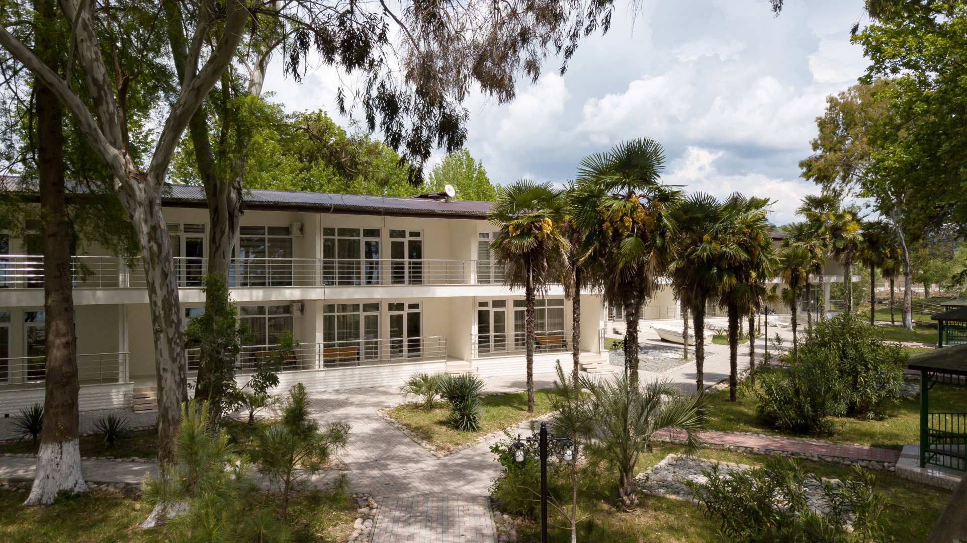 Отель Агудзера