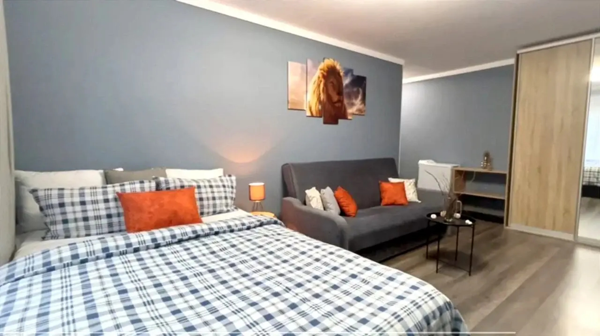 Бизнес- Апартаменты  Lora Home на Пражской