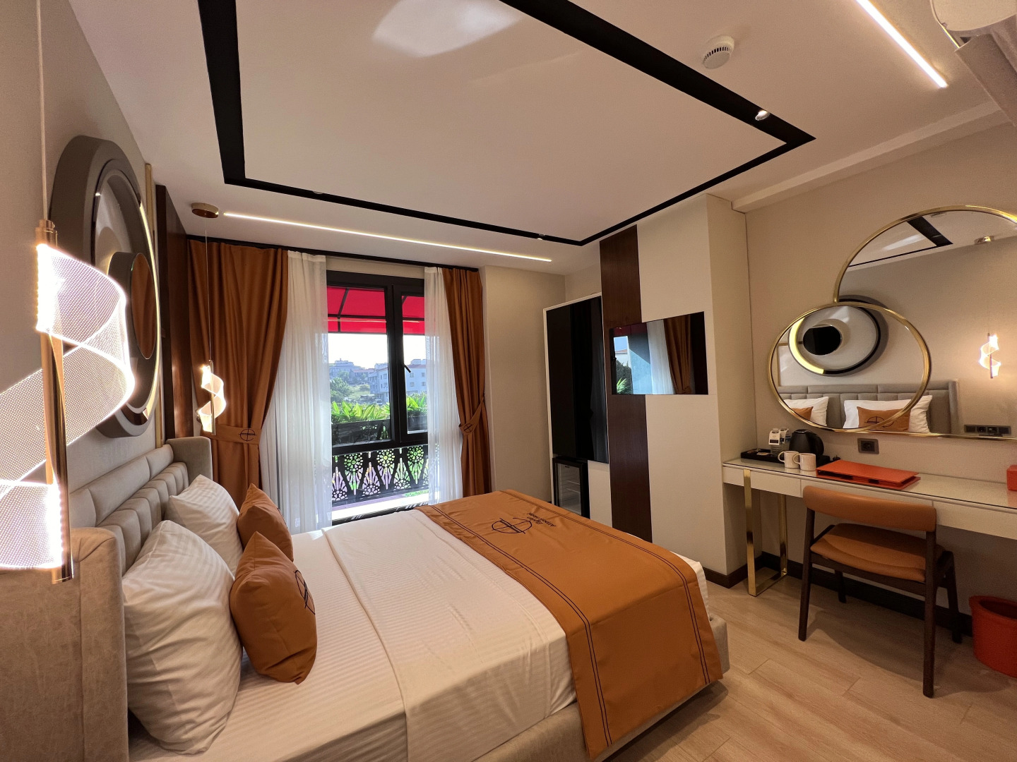 Hotel Elysian Airport