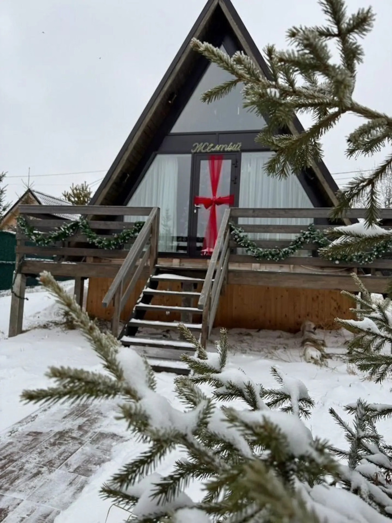 Частный дом Желтый на улице Речная 17