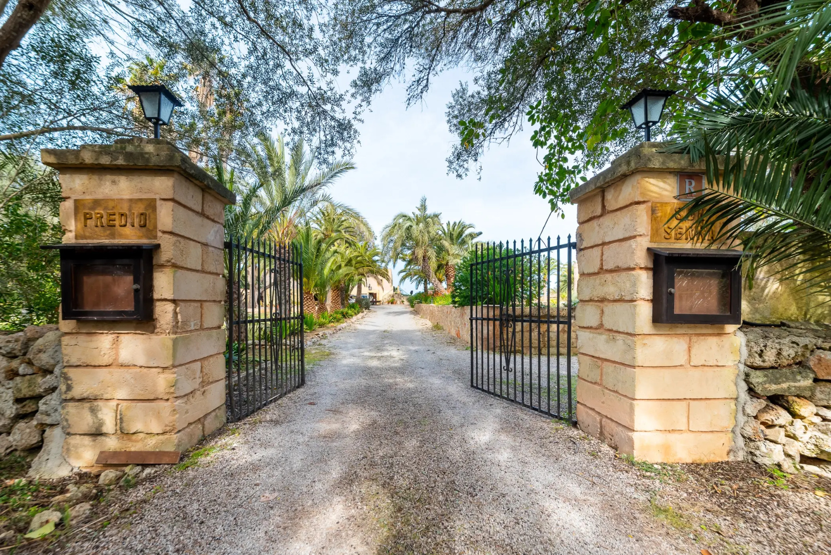Отель Finca Predio Son Serra