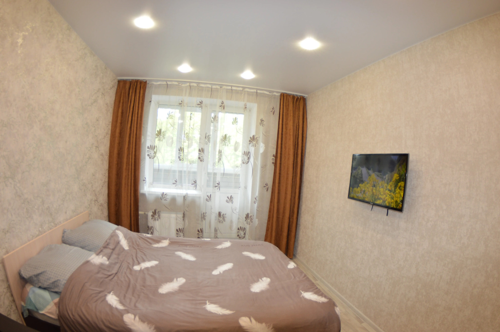 Апартаменты Уютная двухкомнатная квартира на Верхней Дуброве