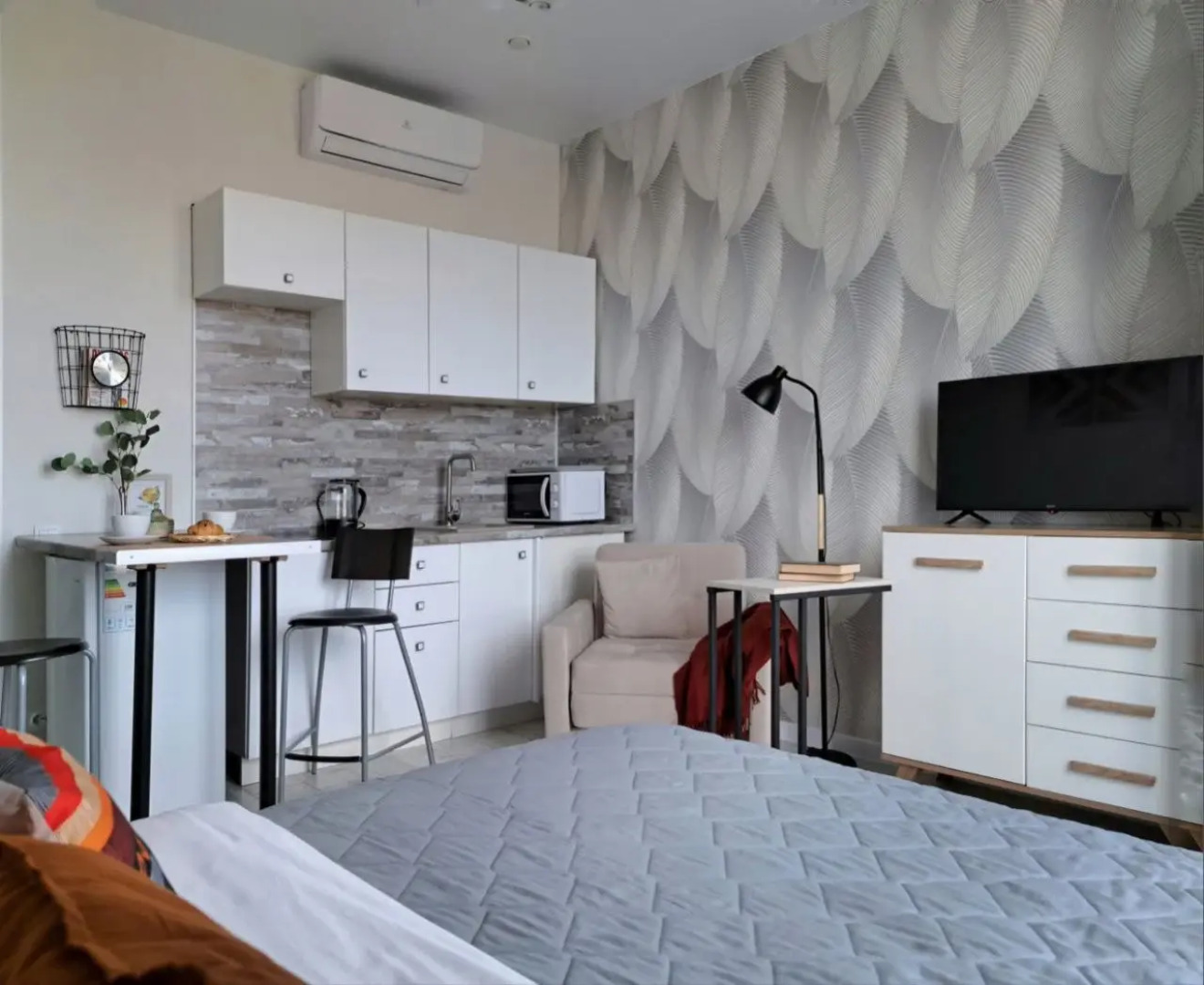 Апартаменты Wing Tower - высотная студия в центре